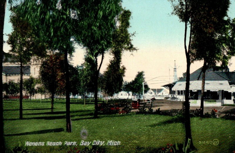 Wenona Beach Amusement Park (Wenona Beach, Wenonah Park) - Vintage Postcard (newer photo)